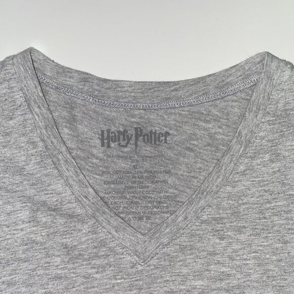 Hogwarts Harry Potter Graphic T shirt XL Class Crest Grey Short Sleeve V neck - Picture 9 of 12